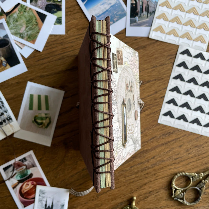 Travel Photo Album - La Munttoren